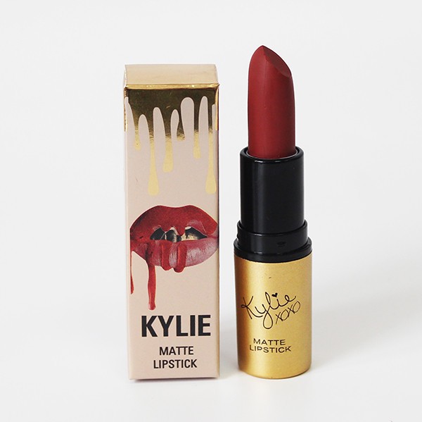 Губная матовая помада Kylie Matte Lipstick цвет MALIBOO